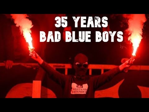 Dinamo Zagreb vs. Rapid Wien [35 years Bad Blue Boys} choreo Pyro