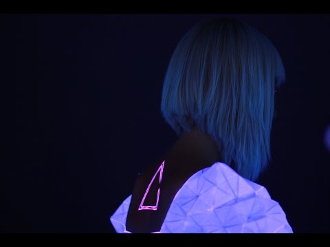 World In Motion Project: mïus - Migrant