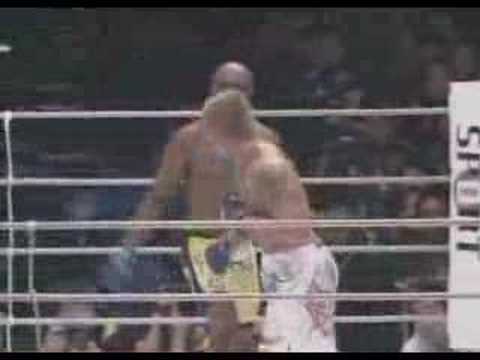 Amazing flying scissor heel hook