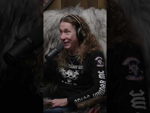 Martin "E-type" Erikson is invited to build his own house at Grimgard