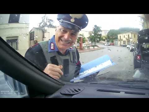 Carabinieri Alimena aprono con forza lo sportello e minacciano con mitra, semplice notifica degenera