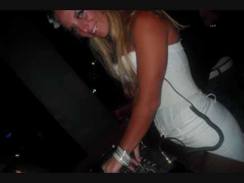 DJ SARAH GIGGLE 1.wmv