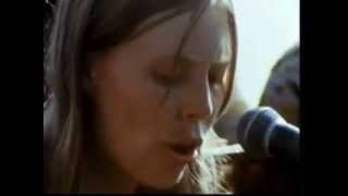 Joni Mitchell-Woodstock (1969 Live)