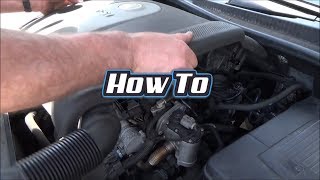 How to Remove a VW Golf 1.6 FSI MK5 Engine Cover