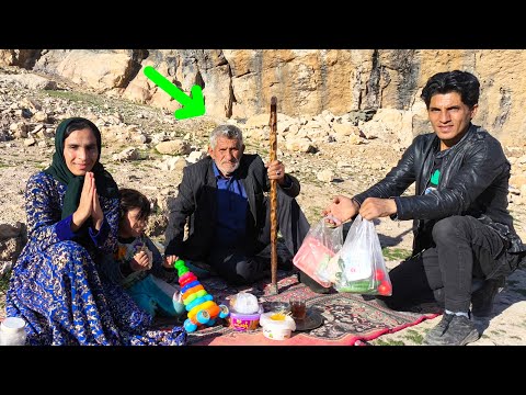 The amazing help of an 88-year-old man to the young loving couple shocked everyone.