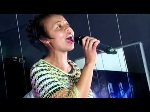 NANAH - ianao sy izaho