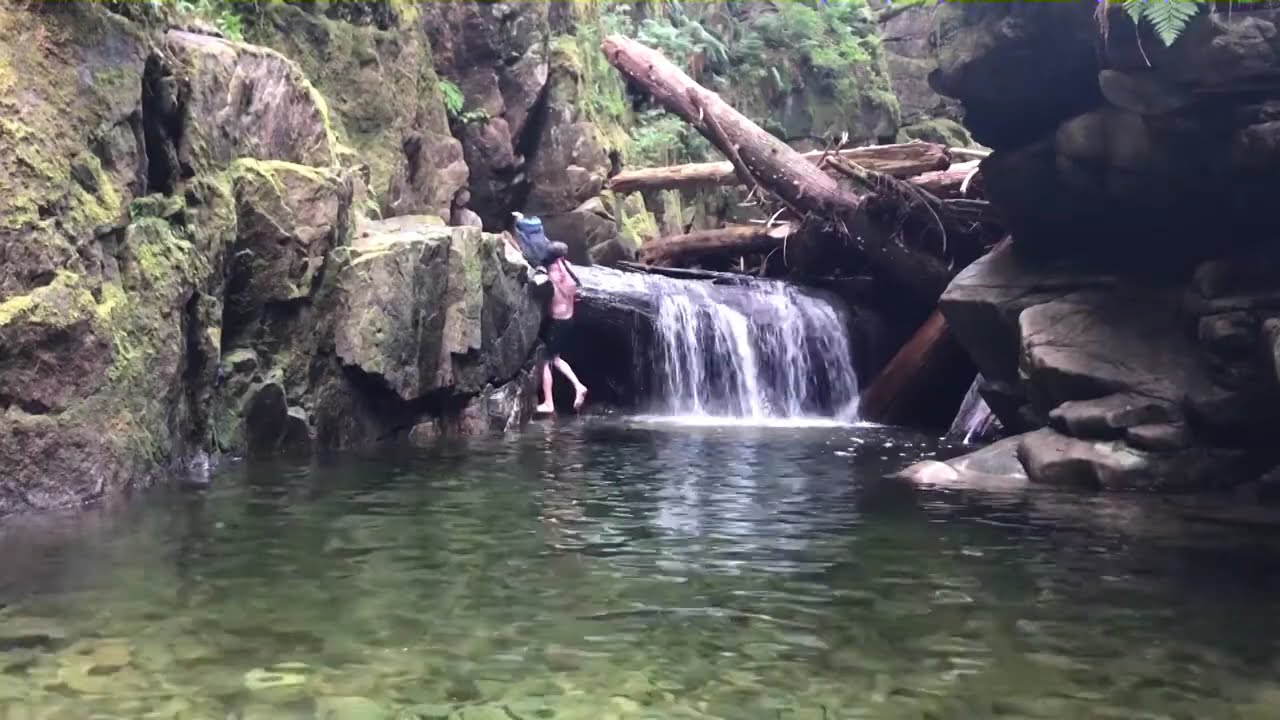 Outdoor Gouache Trailer: Painting Relationships Rather Than Objects