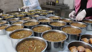 Seralarda Yetişiyor Aşevinde Pişiriliyor