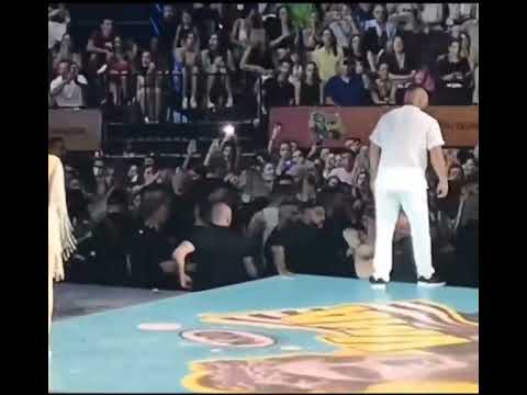 ΦΟΒΕΡΟ ΦΑΠΙΔΙ ΣΕ SNIK ΑΠΟ ΜΠΡΑΒΟ ΤΟΥ LIGHT ( LIGHT VS SNIK MAD VMA 2022)