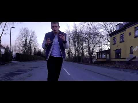 Udenbys (Officiel Musikvideo)