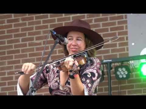 “Arkansas Traveler” & Folk Medley – Mean Mary – At Wiley Park