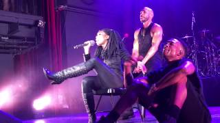 Brandy performs &quot;Sittin&#39; Up In My Room&quot; live at the Fillmore Silver Spring #DCLABrandy