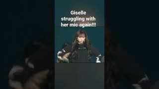 Download lagu giselle struggling with her mic in Zoo #nct #æspa #aespagiselle #SMTOWN mp3
