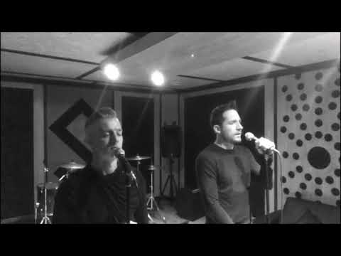 New Avenue Sia Chandelier