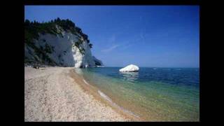 preview picture of video 'Riviera del Conero: Sirolo, Numana, spiagge.mp4'