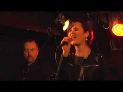 Doggybag - Doggybag - Linka důvěry (Live in Vagon 2014)