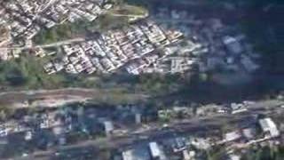 preview picture of video 'Departing Toncontin Tegucigalpa airport in Honduras. Despegue del aeropuerto Toncontin, Tegucigalpa.'