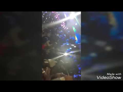 Mc cabinda ao vivo no mártires (câmera fone)