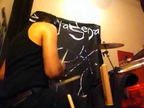 Drumming in 10/8 blast improv