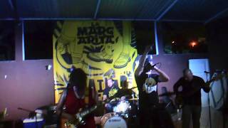 KADEJO "Pateando Cabezas Huecas"