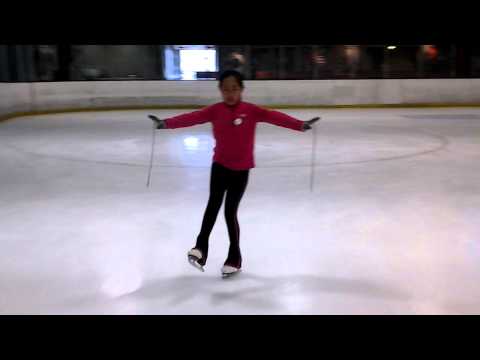 Figure Skating forward powerpulls with ICE BEAR