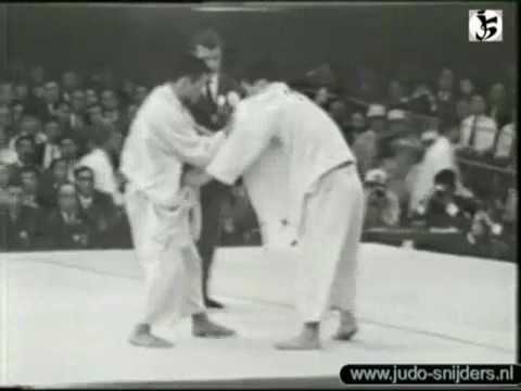 Judo Tokyo 1964 Okano JPN   Kim KOR P2