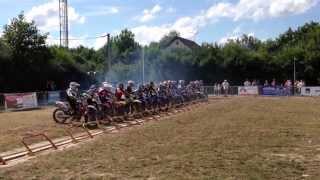 preview picture of video 'Départ course sur prairie Coullons-Moto cross'