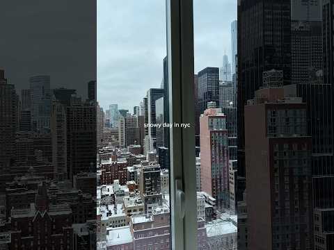 magical day in nyc ❄️🚕 #nyc #snowday #lifestyle #nycapartment #snowfall #skyline #nycviews #snow