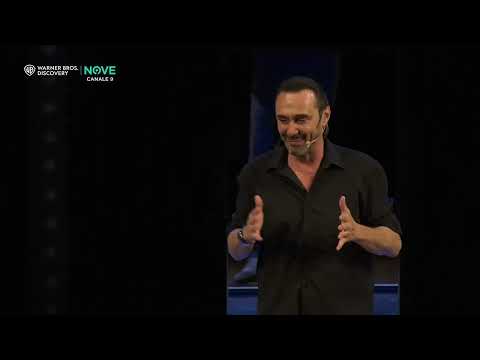 Giuseppe Giacobazzi e il suo spettacolo Noi mille volti e una bugia | PARTE 1