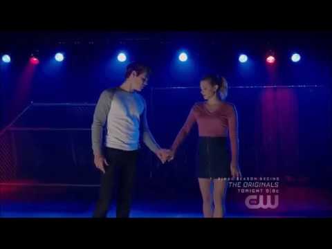 "You Shine"- Carrie(2012) vs Riverdale (2x18)