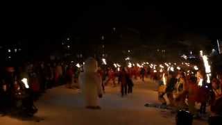 preview picture of video 'Descente aux flambeaux 2014 à Pralognan la vanoise'