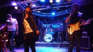 "Out Of The Darkness."- Republica @ The Craufurd Arms, Wolverton, MK, 04 May 2014.