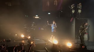 J-AX e FEDEZ - Magnifico - Live @ Mediolanum Forum (Milano)