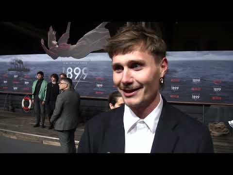 Interview Moritz Jahn aus DARK auf der 1899 Premiere in Berlin - Magnus Nielsen - Musik - Schauspiel