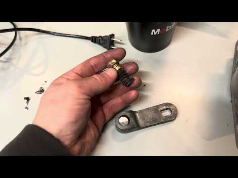 1968 MGB GT INTERIOR RESTORATION! WHAT DID WE FIND?￼