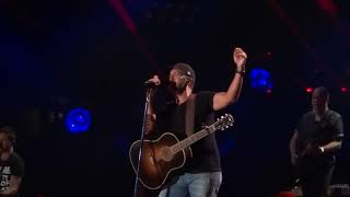 Luke Bryan sings Randy Travis&#39; &quot;Diggin Up Bones&quot; live at CMA Fest