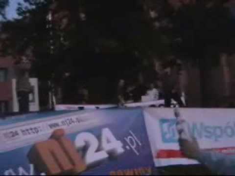 Nieświeża Krew, "Mamy ten chłód" live on stage