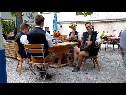 Power Hoch 5 - Hockey Polka (unplugged)