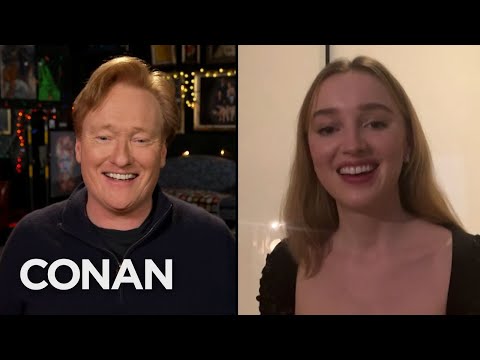 フィービー・ダイナヴォアがジュリー・アンドリュースに会いたがっている - CONAN on TBS (Phoebe Dynevor Wants To Meet Julie Andrews - CONAN on TBS)