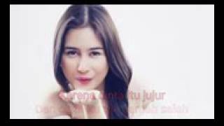 Download lagu Prilly Latuconsina   Cinta Tak Pernah Bohong OST  BMBP mp3