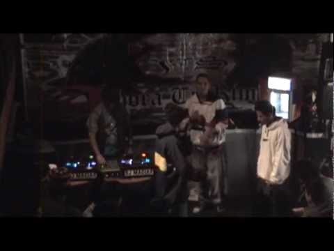 ATR5 - Semifinales Batalla 01- Giru vs Danko