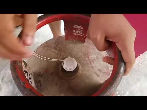 How to open a gas cylinder cap (hindi)