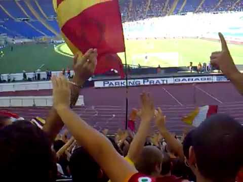 ROMA- COLEROSI .... 2-1 CURVA SUD KE CANTA VOI SIETE I BIANCOBLù
