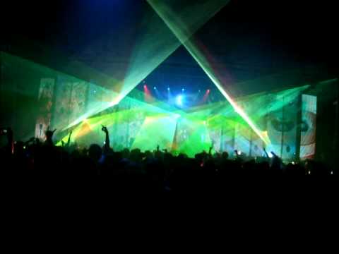Showtek - X-Qlusive Down Under - Braincrackin'