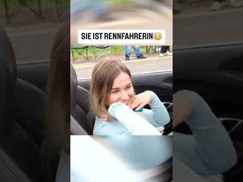 Rennfahrerin im Sportwagen am Nürburgring!