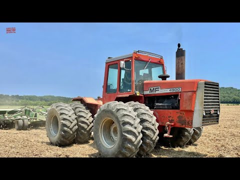 Massey Ferguson 4900 Tractor