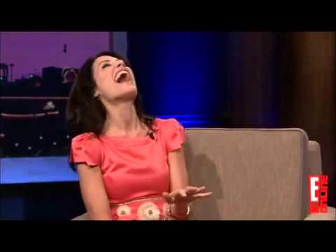 LisaE. Explains her red carpet trauma and how to fake smile.