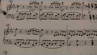 Alberti Bass pattern. a LH broken pattern to play chords, popular in most music.