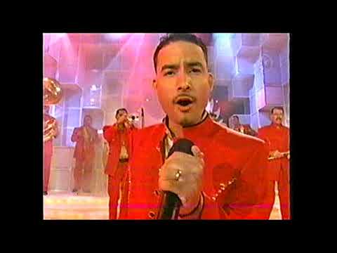 La Arrolladora Banda El Limon - Entregame Tu Amor Y Huele A Peligro (En Vivo En Hoy 2004)