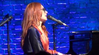 Tori Amos - Take to the sky (live in Milano @ Teatro Nazionale)